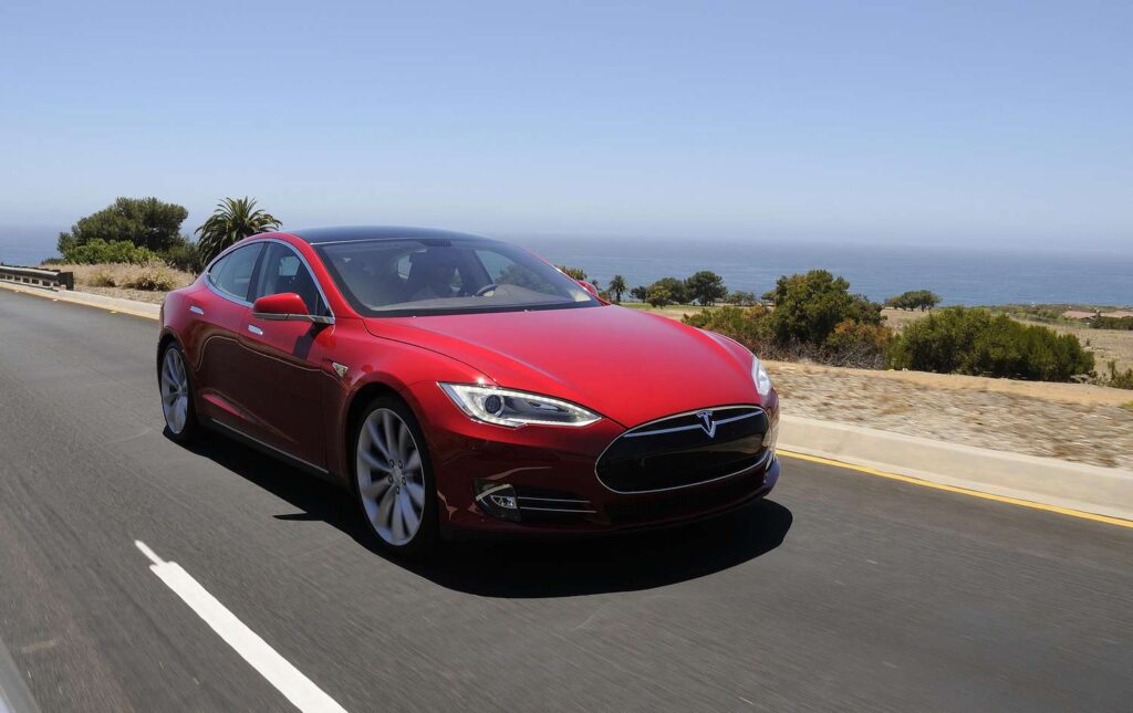 1 TESLA 58960d1e5f9b5874ee2a22e2