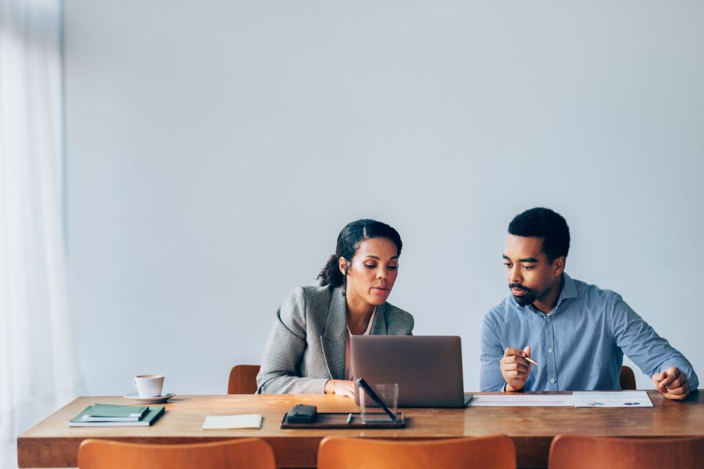 Guide d’ouverture d’un compte bancaire suisse : avantages et conditions GettyImages 1952383224 ad17437c95df4cf4a1c1cf94e33dcbe3