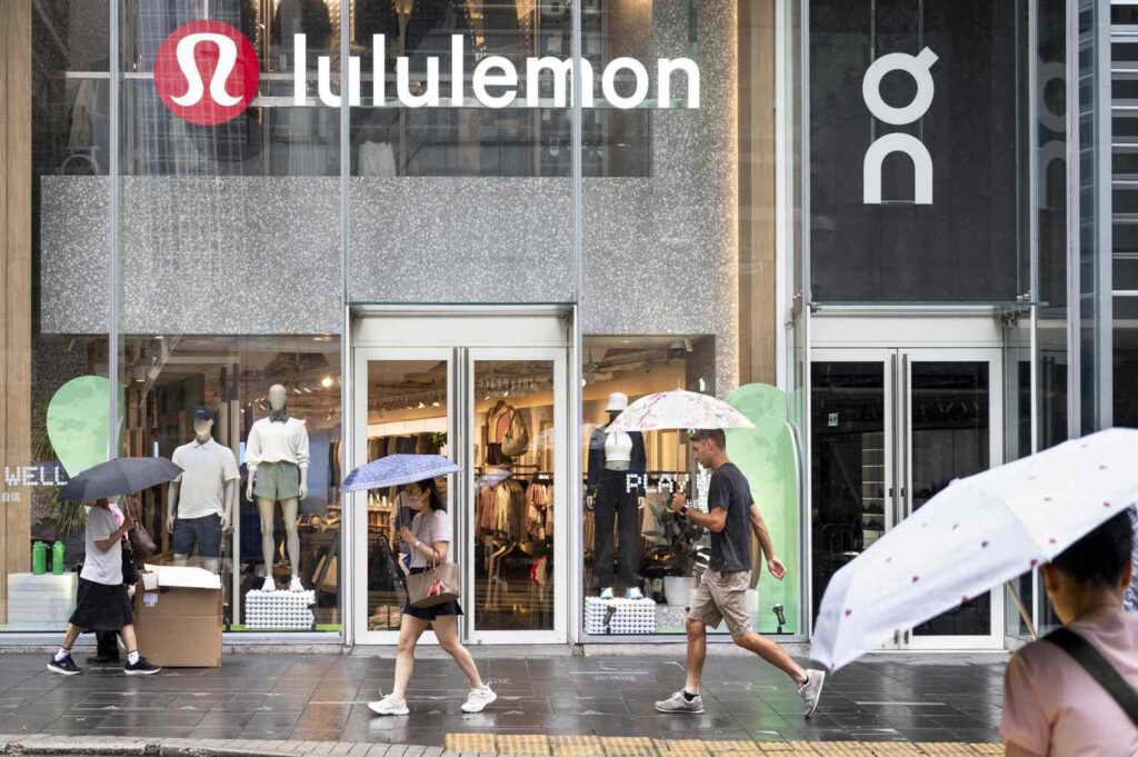 Requis : Nouveau PDG avec « Expérience en développement ». Entreprise: Lululemon
