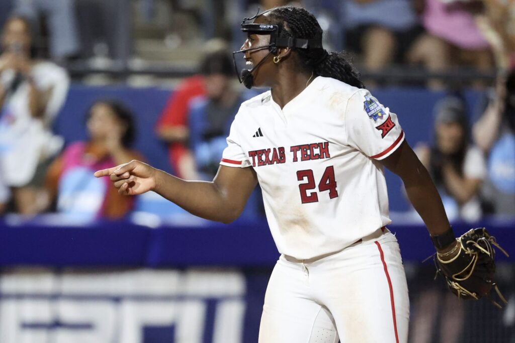 Comment les salaires des athlètes universitaires changent la donne GettyImages 2218956098 483cd72952e64683a7f2db73c55f1dad