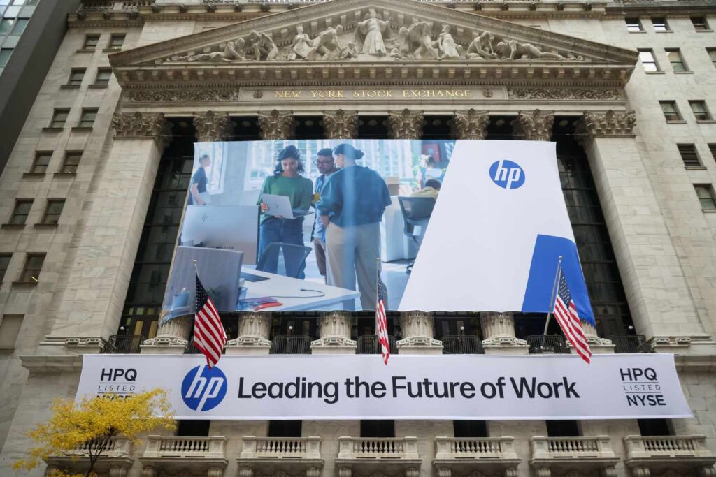 HP se joint aux grandes entreprises technologiques pour licencier des employés dans un contexte de poussée de l’IA GettyImages 2244656778 d51c02bf574f49fab60aaf6fd6ef67b6