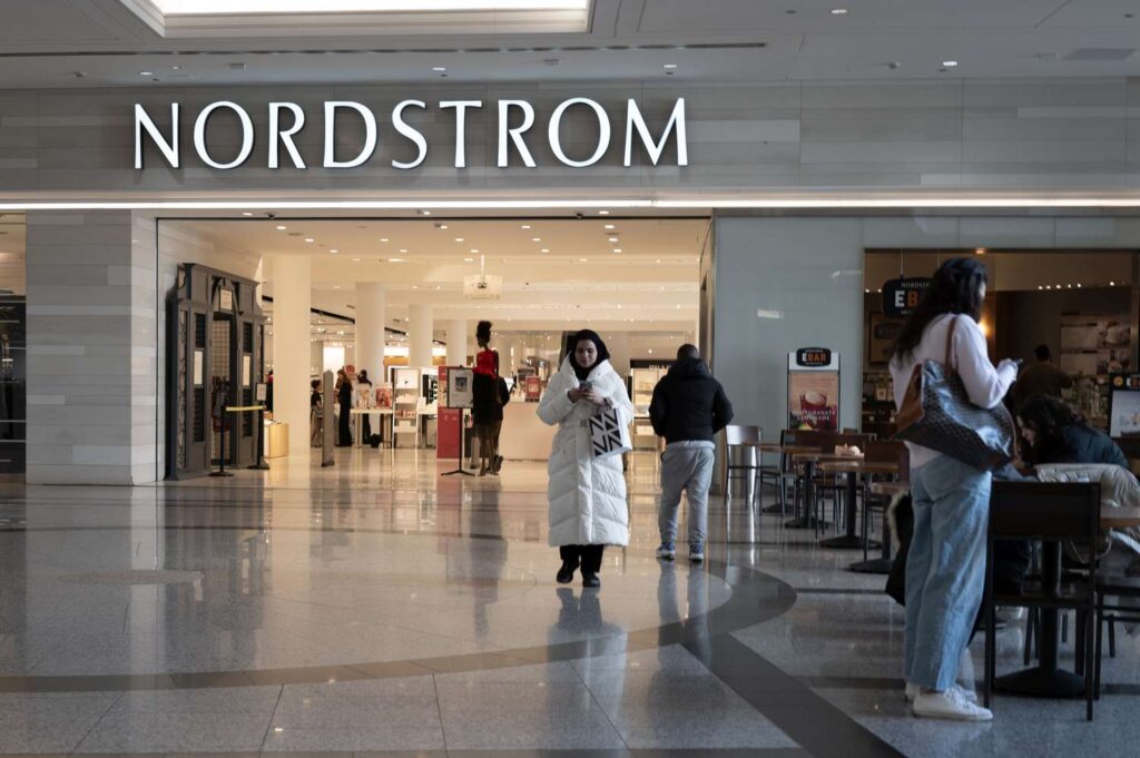 Le PDG de Nordstrom note une « baisse notable » des tendances des ventes INV NordstromStore GettyImages 2100298370 9388da459cfb4533af030f847dbd7a2a