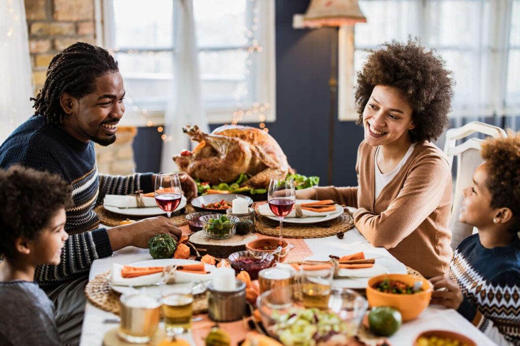 INV ThanksgivingDinner GettyImages 1677709299 519cbe3dfa6a478abe5030c59c8f0592