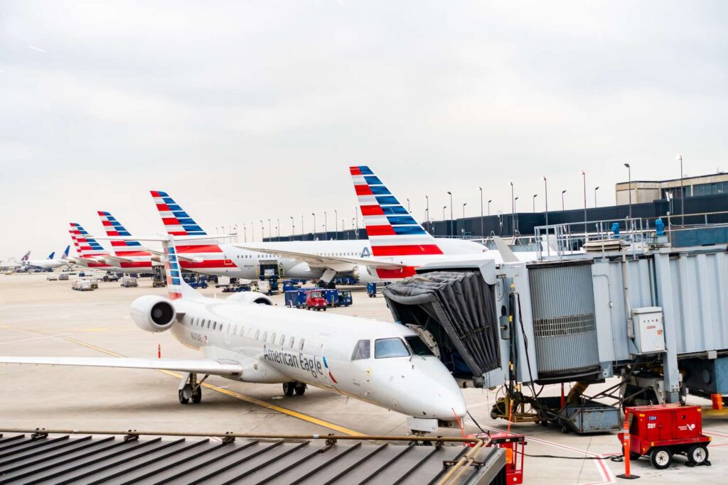 american airlines planes finishing up for take off at gate 965270320 d7e420e71cdf4e45b4e8590b5eb1791