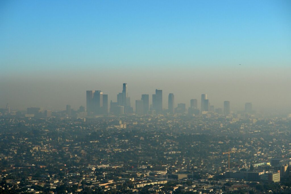 brown layer of los angeles smog 94146417 96666c0da4cc4e06b9195c770db650cd