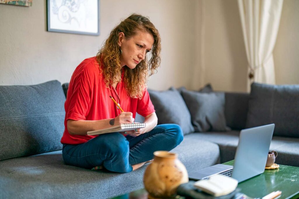 Erreurs de CD coûteuses à éviter en tant qu’adulte – et faites plutôt 4 mouvements plus intelligents cd UgurKarakoc e785c38bc71747b9b544e00e77372348