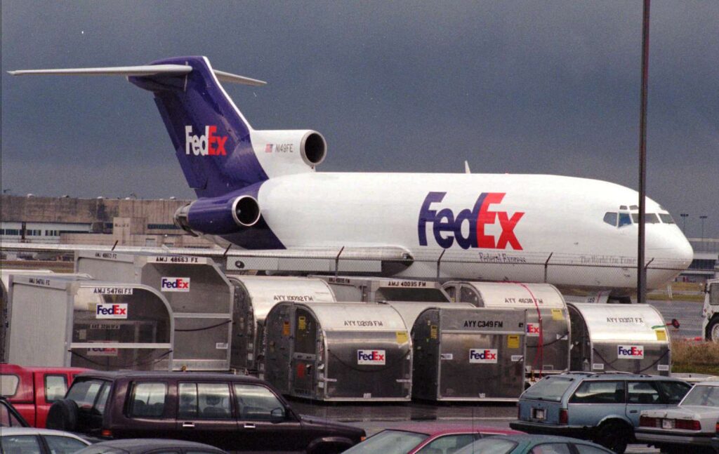 fedex AP98111101738 6404ac9557cc443781f0b45259334421