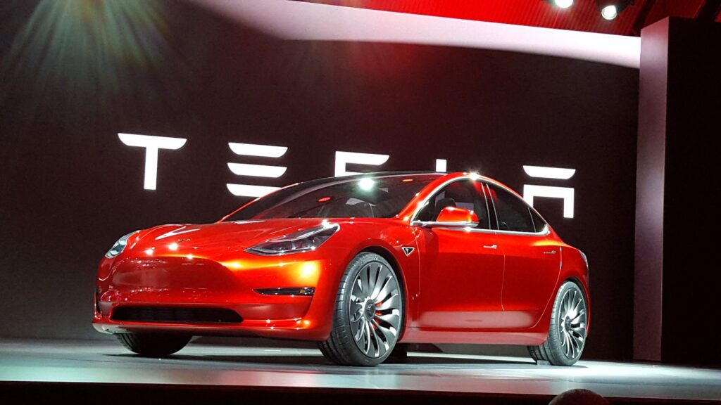 model3 red 5704430c5f9b581408b51dfc