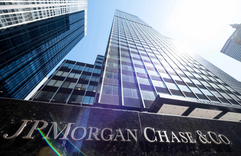Les traders d’options de JPMorgan (JPM) sont pessimistes quant aux bénéfices us cityscape architecture jpmorgan chase 1137766122 299574b89de24b34b6e8784ae0b39780